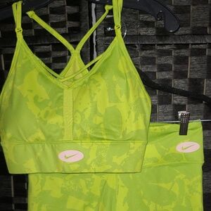 Nike athletic set size Medium